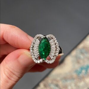 Elegant Silver and Green Gemstone Ring